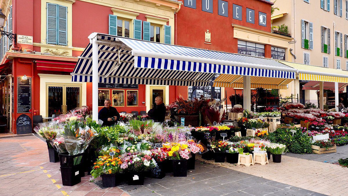 Explore Marché aux Fleurs Cours Saleya